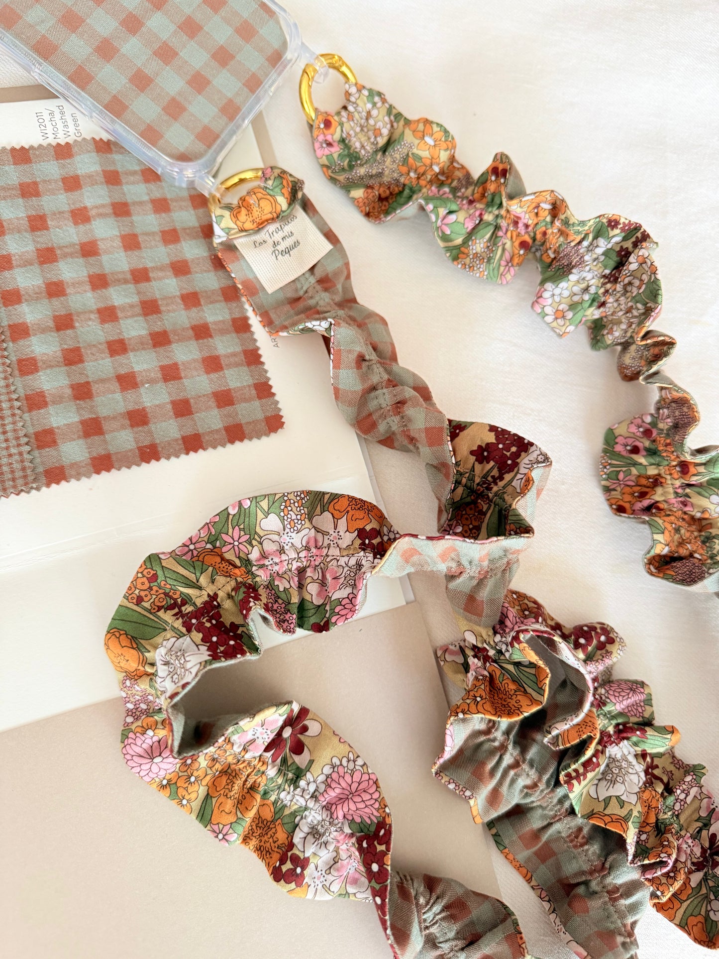 Conjunto Cuelga Movil Rizado Liberty Kynance y Vichy Mocha