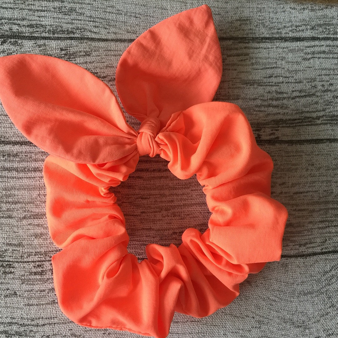 Scrunchie Orejitas Naranja Fluor